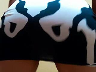 Aurora Estelar masturbates in calaverita dress