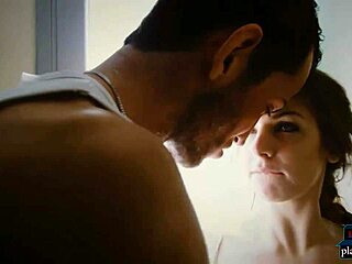 Stella Cox showcases her big natural boobs