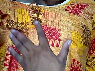 الجارة الساخنة تدعوني للبيت وتنيك هاردكور على السرير