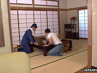 Aku tak puas dengan Nozomi Koizumi hisap aku dalam POV