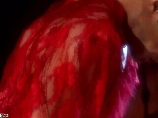 Perverzna domina Victoria Sins rit pokrit s semenom po trdem analu in kunilingu