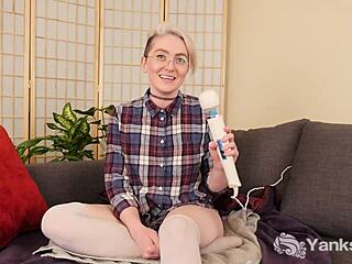 Yanks Honey Summer Lynn Somers Masturbates To Squirting Climax With Glasses