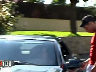 искаш ли да видиш гореща брюнетка с големи естествени цици чукана на открито