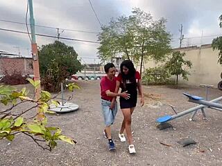 เซ็กส์ในสวนสาธารณะกับชายชราและสาวนมใหญ่! ตูดเด็ดในสามคนสมัครเล่นสุดมัน