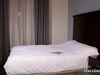 Maxine X i Selah Rain u dvostrukom analnom i vaginalnom jebanju