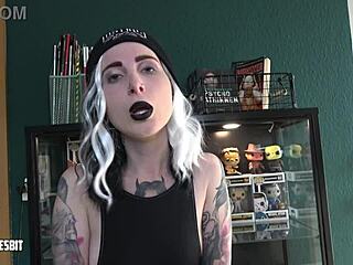 Exhibitionism Challenge Lou Nesbit Lia Louise