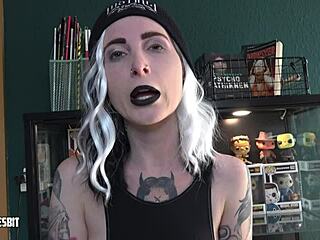 Exhibitionism Challenge Lou Nesbit Lia Louise