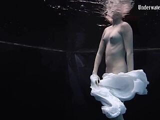 Andrejka’s amazing underwater pool performance