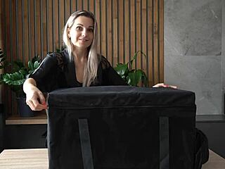 Намери разликите Дейзи Про от Тантали ревю и сравнение с дупето на Лети Блекс