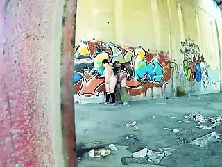 cuando una pared sirve para follar duro 😈