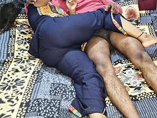 インドのチュルブリー・チャチを青いスーツサルワールでファック、ディーティートーク付き！