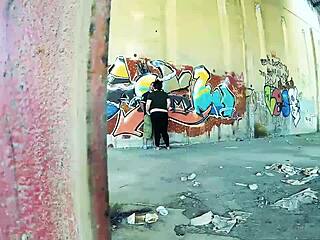 cuando una pared sirve para follar duro 😈