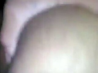 에보니 브루넷의 보지가 정액으로 가득 채워져!