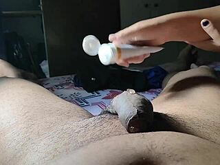 sendo masturbado ate gozar pela bailey quinn durante um treino fitness caseiro.