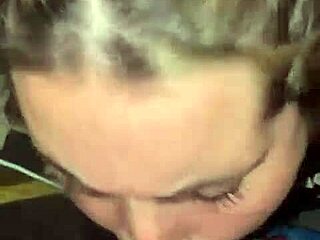 Ey, ¿oyes esta mamada profunda anime bien babosa?