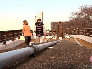 元カノが部屋に引っ越してきてファックと指マンで奇妙な生活を送った