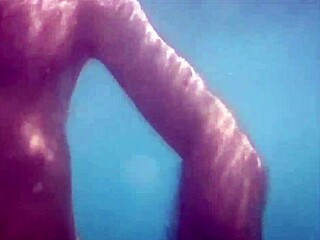 Vadim Romanov dostává divoké foukání