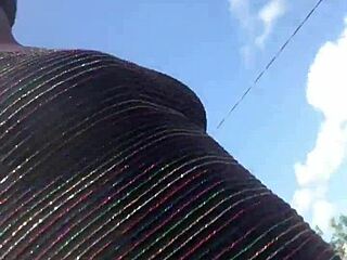 สาวบ้าๆ ไล่ตูดยักษ์เต้นทไวร์กกลางแดด