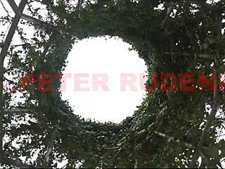 Handjob bush awam dan cumshot bawah skirt!