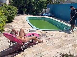 Loira Casada Safada Esperou O Marido Corno Sair De Casa Para Dar A Bucetinha Rosa Para O Limpador De Piscina Completo No Sheer E No Red Patty Wife Raul Kobra