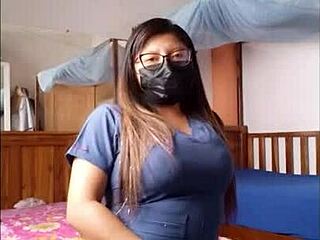 Enfermera Prepara Jornada Laboral Con Pacientes Horny