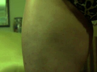 Check out this busty bodybuilder flexing and riding hard