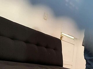 เฮ้ย เห็นหลานสาวนักเรียน 18+ เย็ดครูมั้ย?