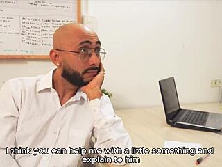 ฉันแฟลชก้นให้บอสเพื่อเย็ดหนักและขึ้นเงินเดือน! 😜