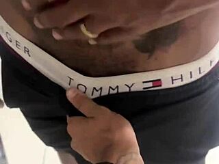 Hice mamar a mi amiga mientras pintábamos