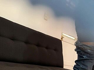 Ey, ¿viste a mi sobrina colegiala 18+ follando duro a su profe?