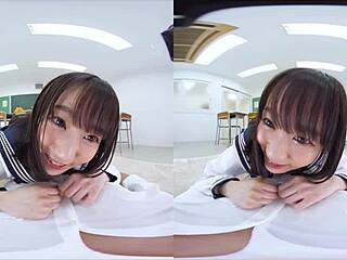 先輩に付き合うために何でもするって言って、授業中に激しいアナルファック！