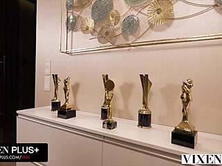 Vixen Con Artist Eve Sweet Seduces With Muff Diving For Heist Plan