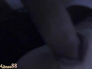 Essa submissa linda leva um facial enorme na xana apertada depois de foder com pau grande?