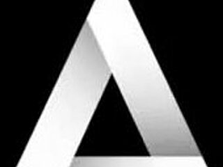 Intressant mammas flicka - arg milf smiskar styvdotter Laney Grey hårt