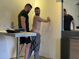 fui pintar a casa do rico e ele acabou me fudendo - video promocional?