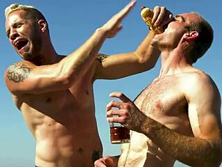 뜨거운 커플들 바이포리아에서 큰 자지로 정액 교환