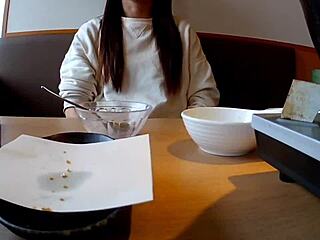 ヘンタイMILFの野生の手作り中出し冒険