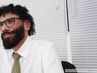 กูดูดควยยักษ์หนุ่มขนเยอะหลังสัมภาษณ์!