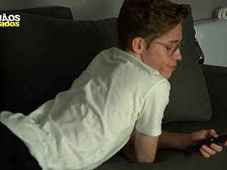 invasor dotado breeds novinho's ass bareback