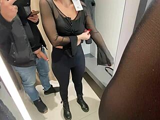 zamolila sam prodavca za pušenje u kabini za presvlačenje