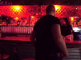 Хетеро мужјак шокиран изненађењем геј другара на славној рупи!