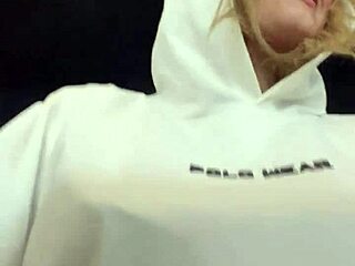 สาวฟิตเนสหัวนมแข็งโดนเหงื่อเย็ดเสียว 😍