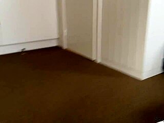 Хей, не мисли да се възбудиш за заоварницата си, грешно е, но този кур е страхотен