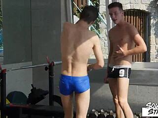 Tony Milak dan Corey Law lakukan seks tanpa kondom di kolam