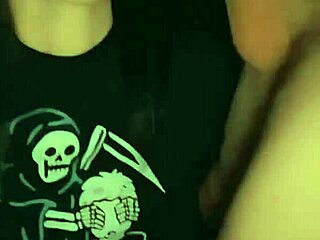 Proč nešukat mou nevlastní sestru přímo v parku dnes?!