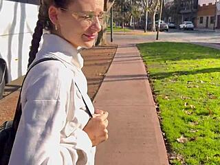 Uh, učiteljica me uzela u dupe, nisam očekivao to uopšte!