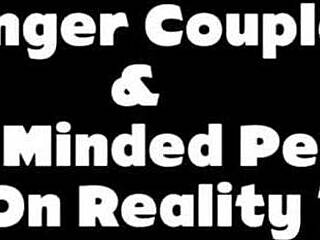 Urocza milfka fotografka Serena Wood rozbiera się do nagiej sesji