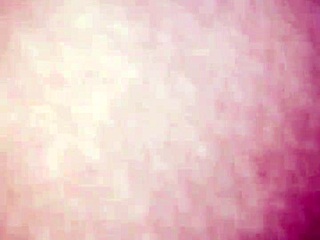 Чуваш ли как мокрото путе на тази красавица капе с всеки тласък?