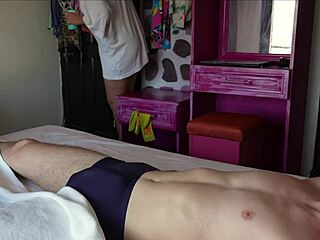 заночевал у подруги, утро с её диким минетом