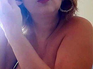 Look, mom’s teaching how to bathe her son with kinky care!